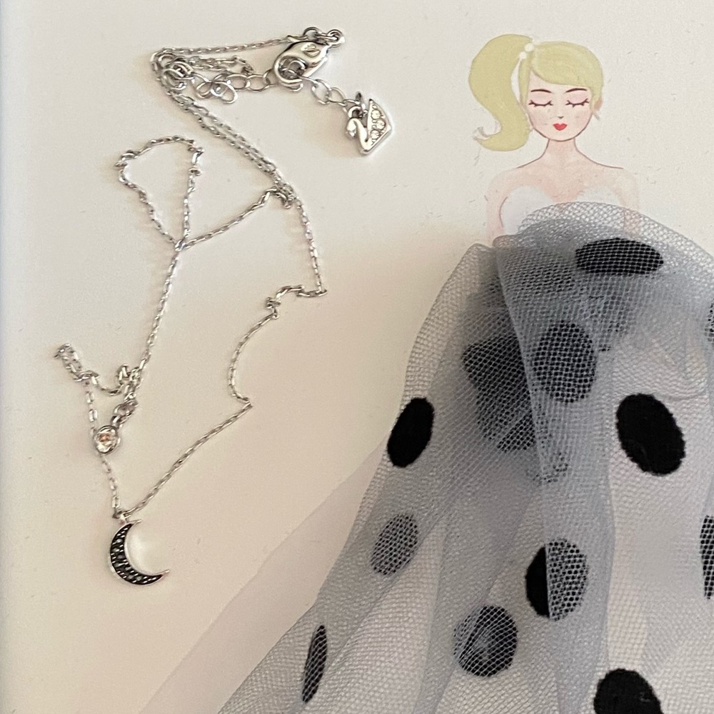 SWAROVSKI 🌙 🌚 necklace